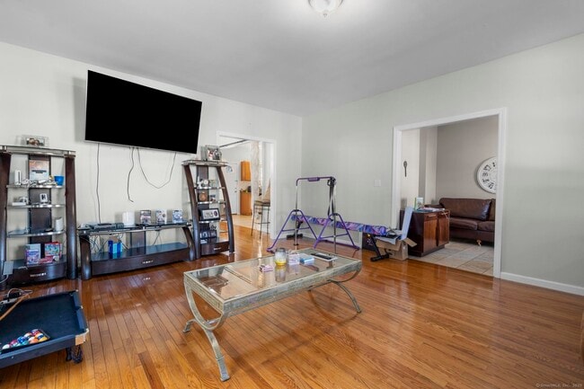Building Photo - 39 Infield St