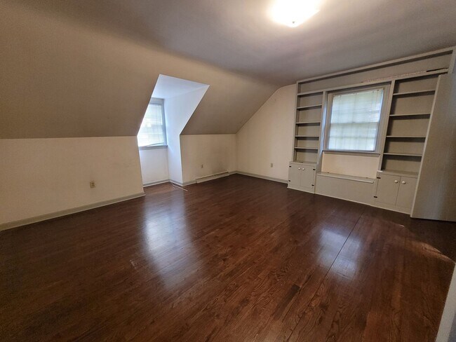 Building Photo - 131 Pinetown Rd