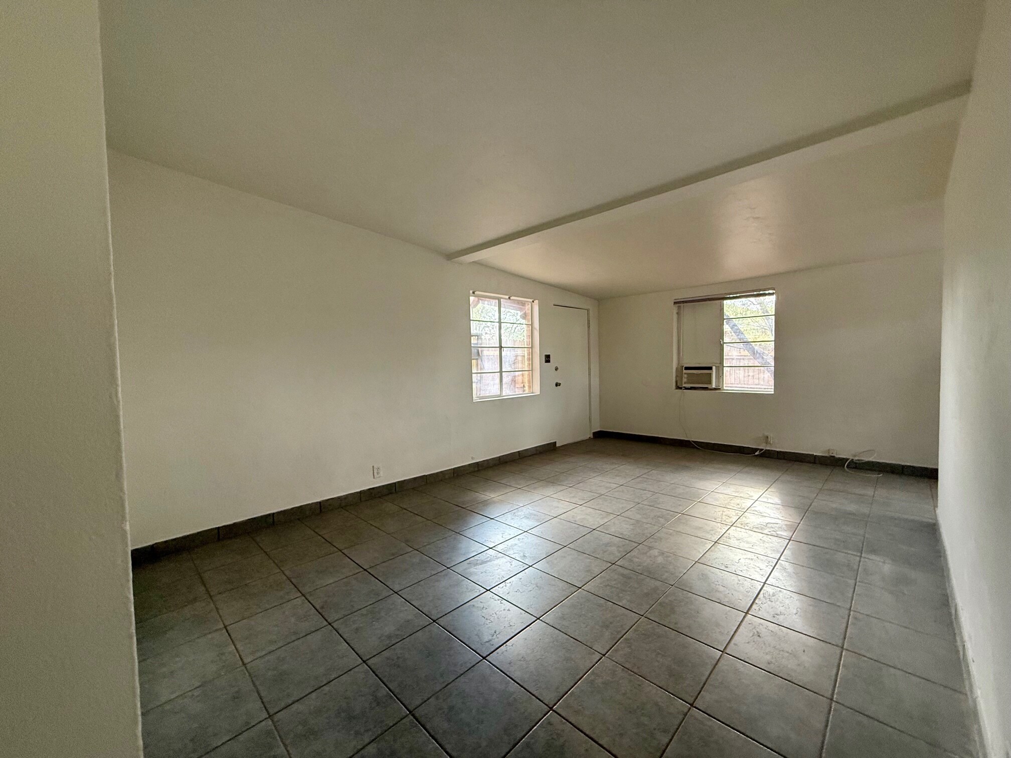 Building Photo - 1611 E Mitchell St
