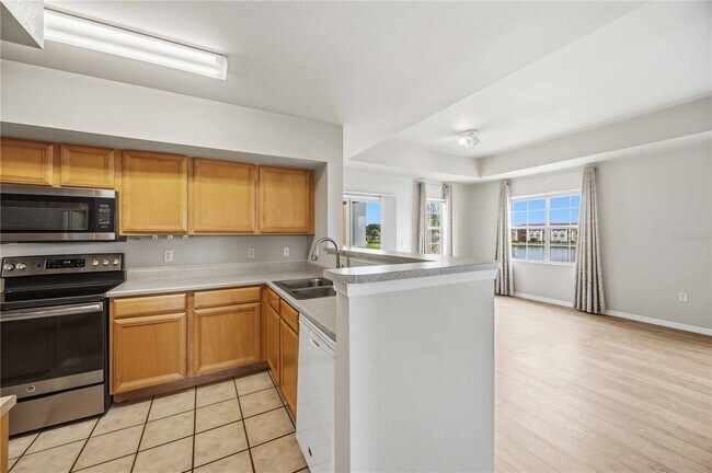 Building Photo - 1025 Villagio Cir