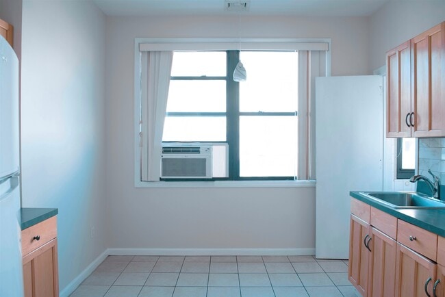 Building Photo - 4000 Bergenline Ave