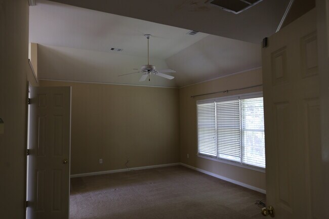 Building Photo - 7045 Devonhall Way