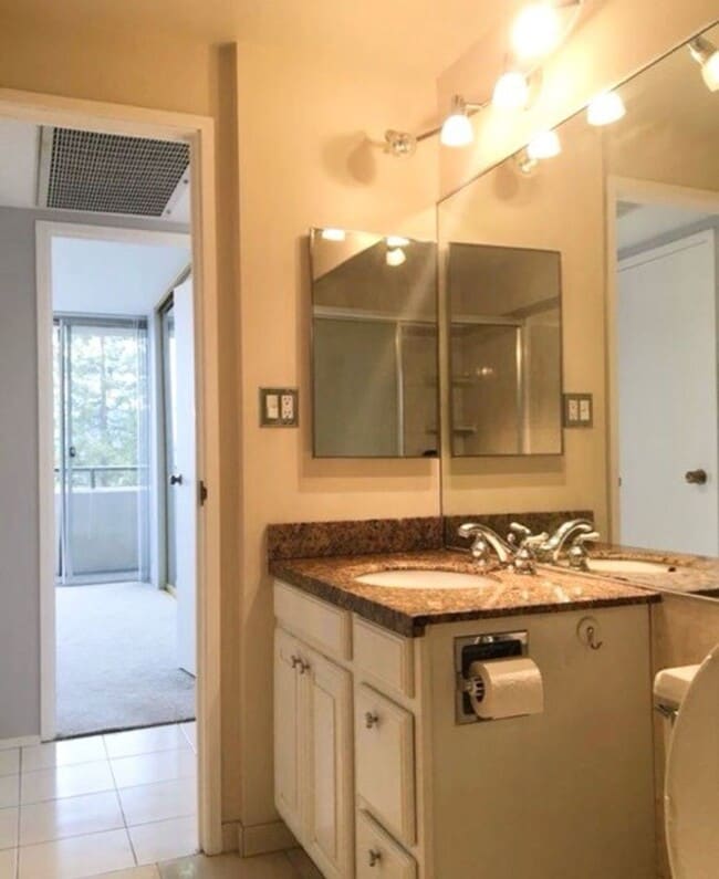 Building Photo - Recent Rent Decrease on this Gorgeous One ...