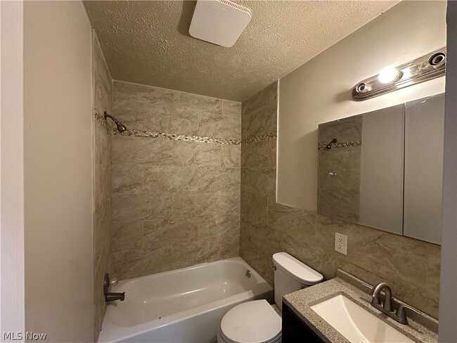 Building Photo - 3020 Northgate Ave