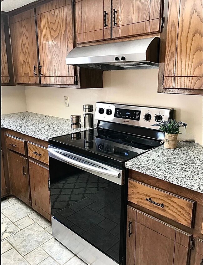 Building Photo - 3 bed, 2 bath Home in Ripple Creek!