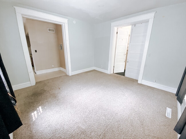 Living Room - Salisbury Place Apartments