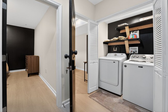 Building Photo - Private Basement Apartment for Rent!