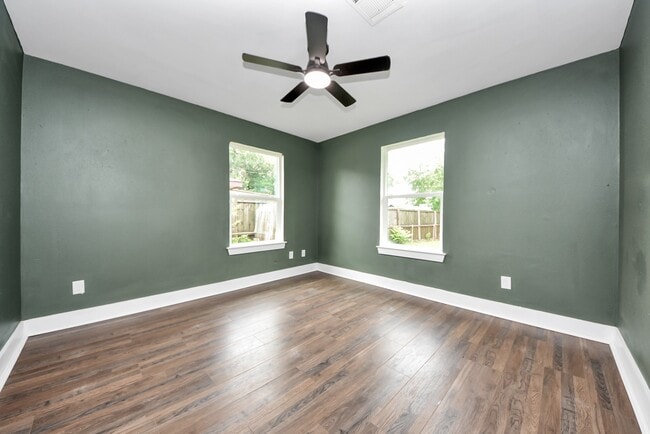 Building Photo - 608 Trinity