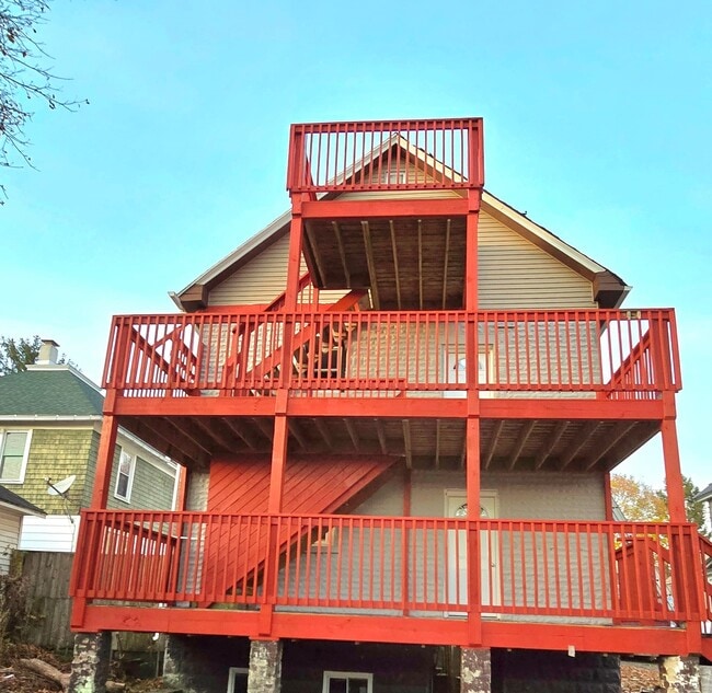 Building Photo - 804 Broad St