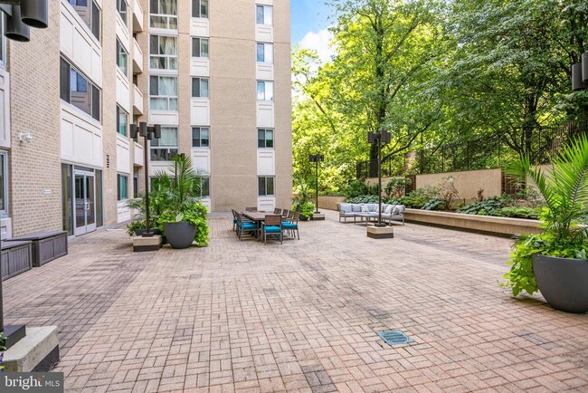 Building Photo - 4601 N Park Ave