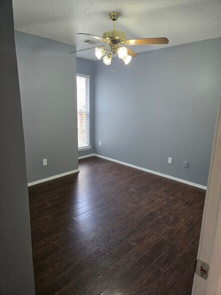 Building Photo - 5111 Welbeck Ct