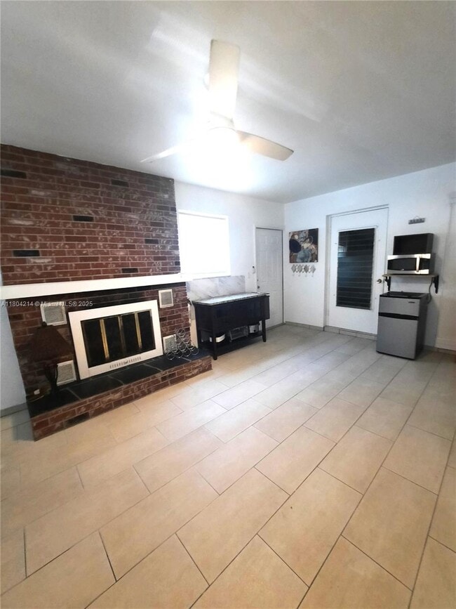 Building Photo - 3838 NE Melba Dr