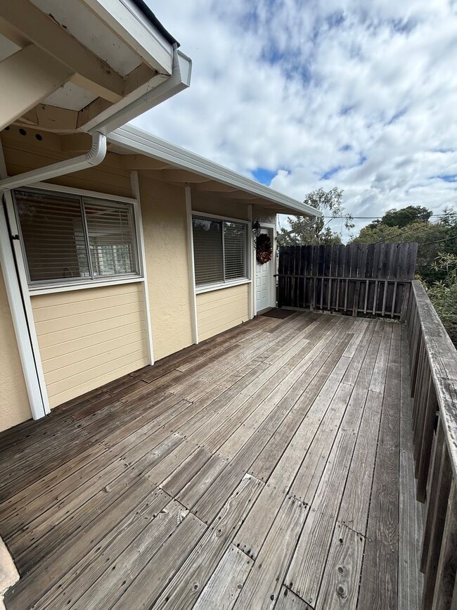 Building Photo - 55-57 Bayo Vista Way