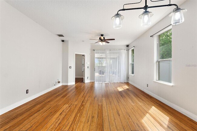 Building Photo - 15031 Huntcliff Park Way