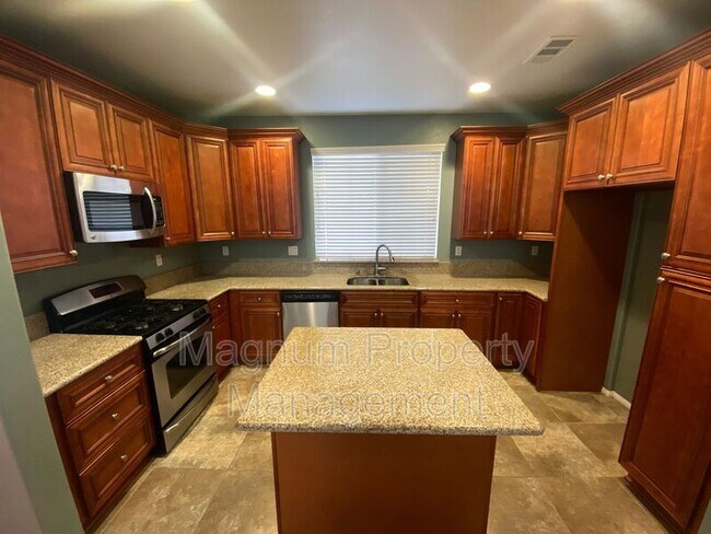Building Photo - 31925 Red Pine Way