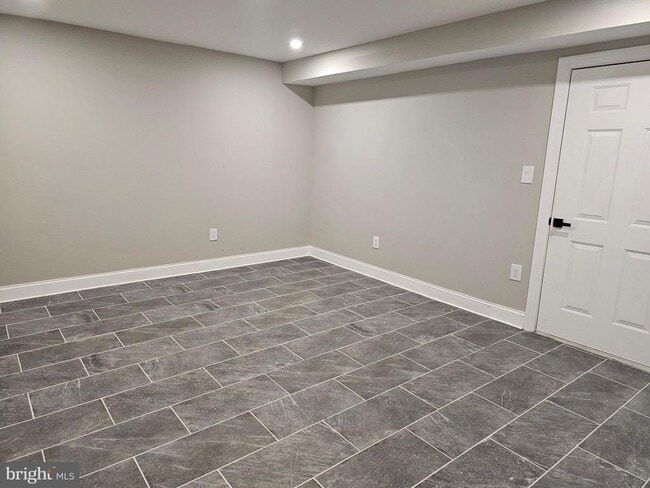 Building Photo - 133 Meadows Rd