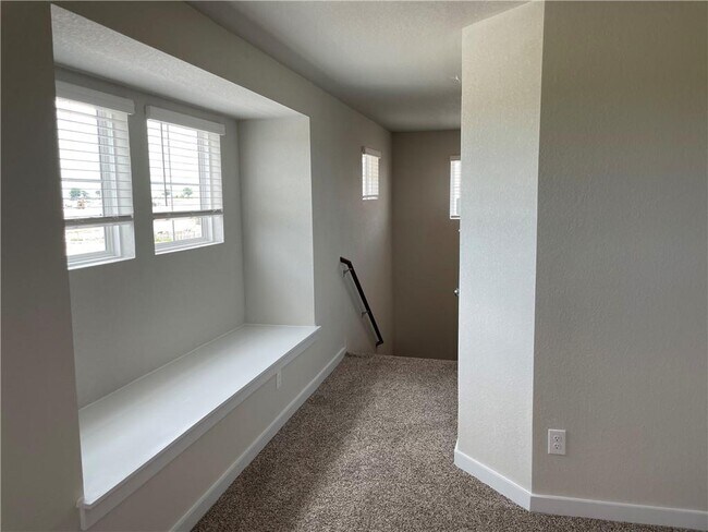Building Photo - 609 Paddock Ln