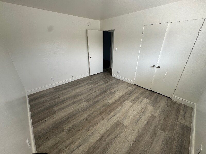 Building Photo - 1133 E Alosta Ave