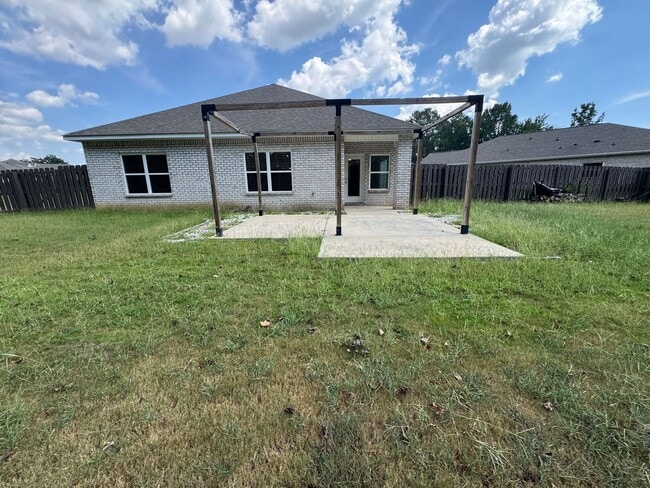 Building Photo - 154 Fernhill Dr NW