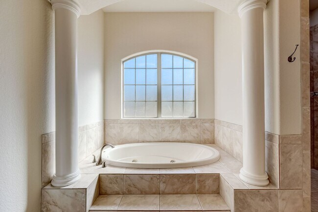 Building Photo - SEPTEMBER  HALF OFF First Month Rent- Spri...