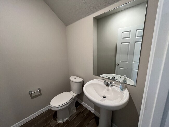 Building Photo - 2443 Sweet Viburnum Wy