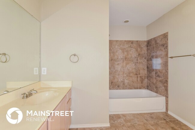 Building Photo - 802 Empresario Dr