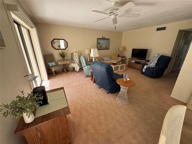 Building Photo - 17 Quails Run Blvd