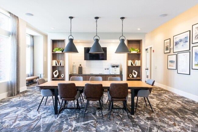 Building Photo - 211 Hammond Center Dr