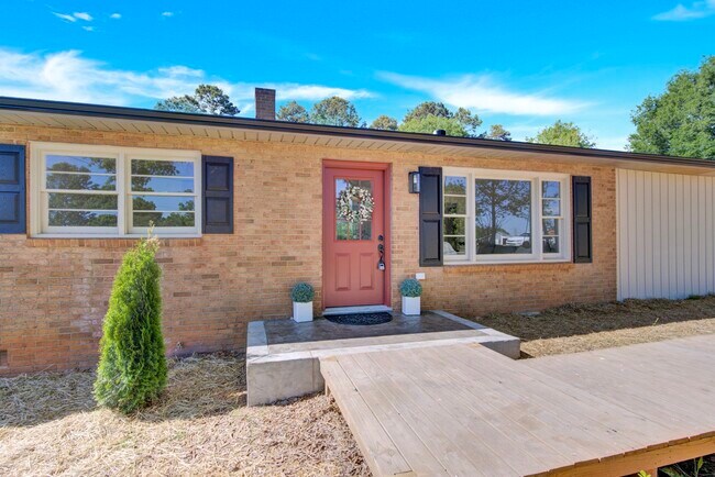 Building Photo - 7960 Gregory Rd