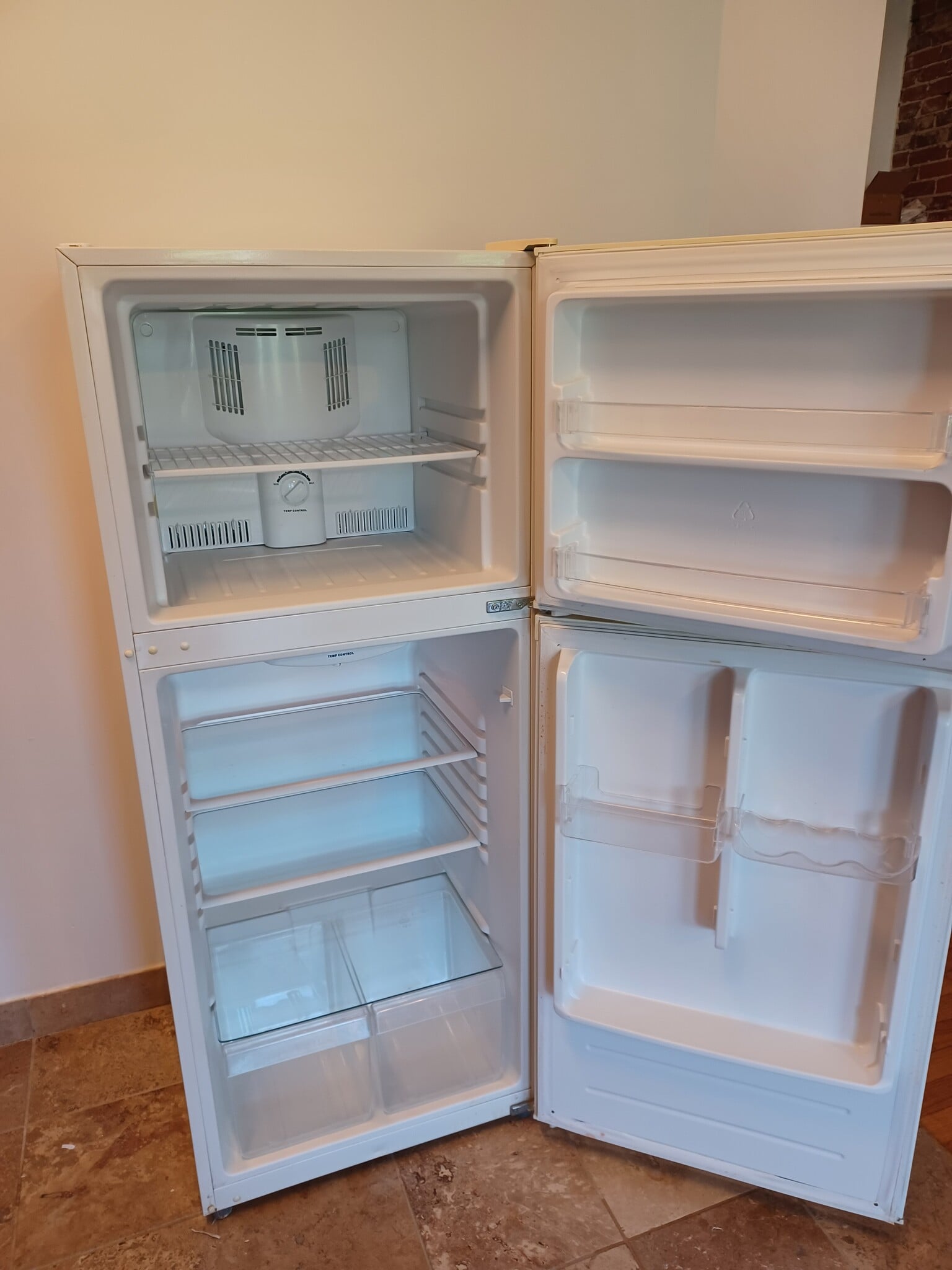 Sanitized Refrigerator - 4380 Chouteau Ave