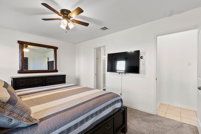 Building Photo - 1111 Mercury Dr