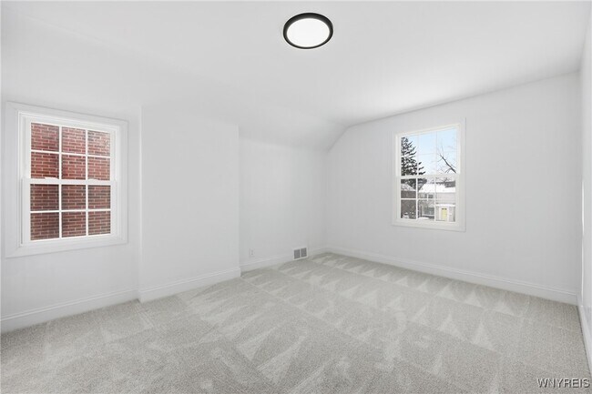 Building Photo - 219 Louvaine Dr