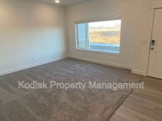 Building Photo - 1088 N 1840 W