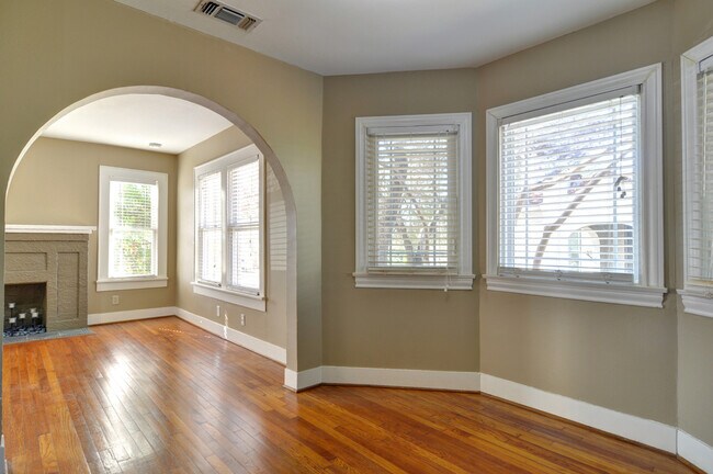 Building Photo - 4128 Pershing Ave