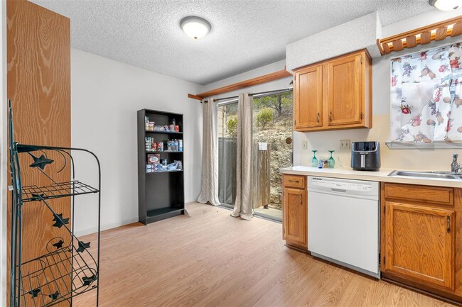 Building Photo - 21461 Coyote Trail