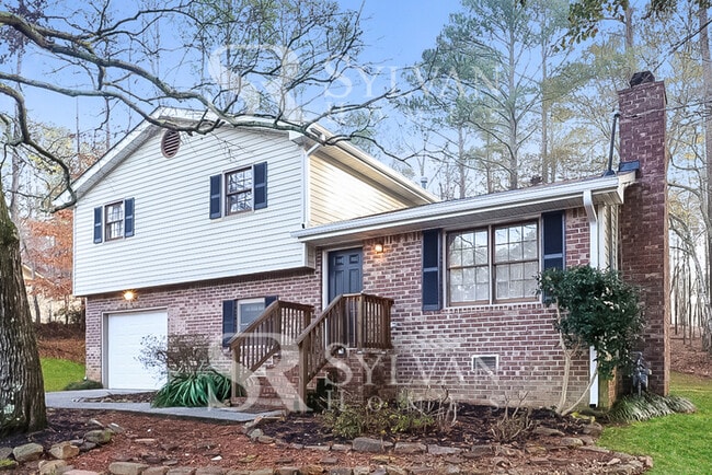 Building Photo - This charming 3BR, 2BA home is ready for you!