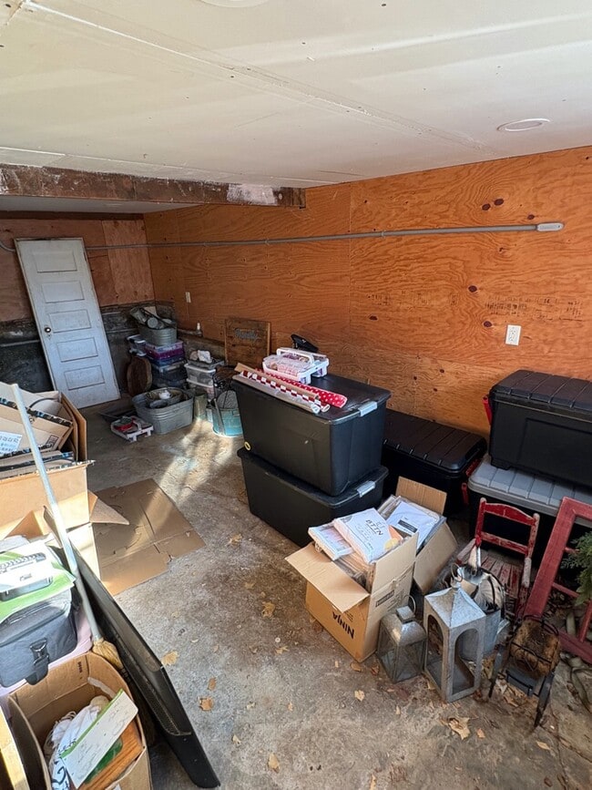 Building Photo - 200 Taylor St