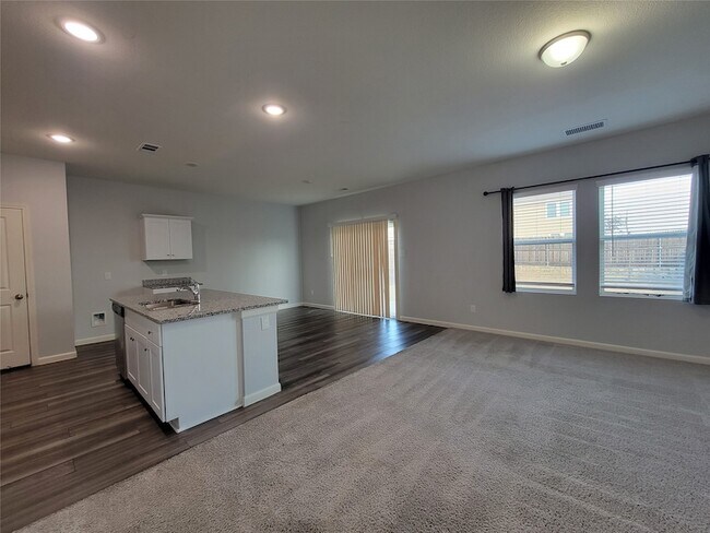 Building Photo - 6820 Bonanza Way