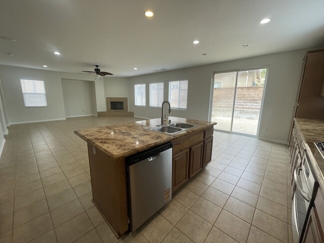 Building Photo - 37280 Parkway Dr