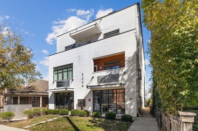 Building Photo - 1224 2nd Ave S