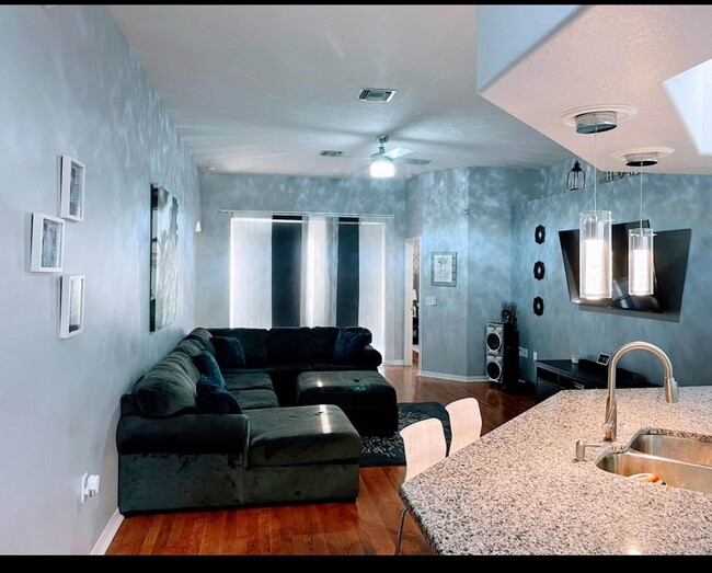Building Photo - 4441 Havelocke Dr