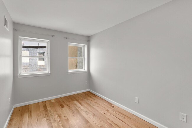 Building Photo - 2518 E Fayette St