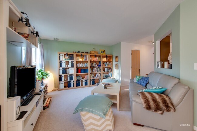 Building Photo - 224 Chesterfield Ct