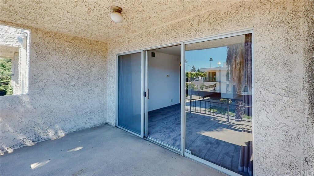 Building Photo - 12157 Moorpark St