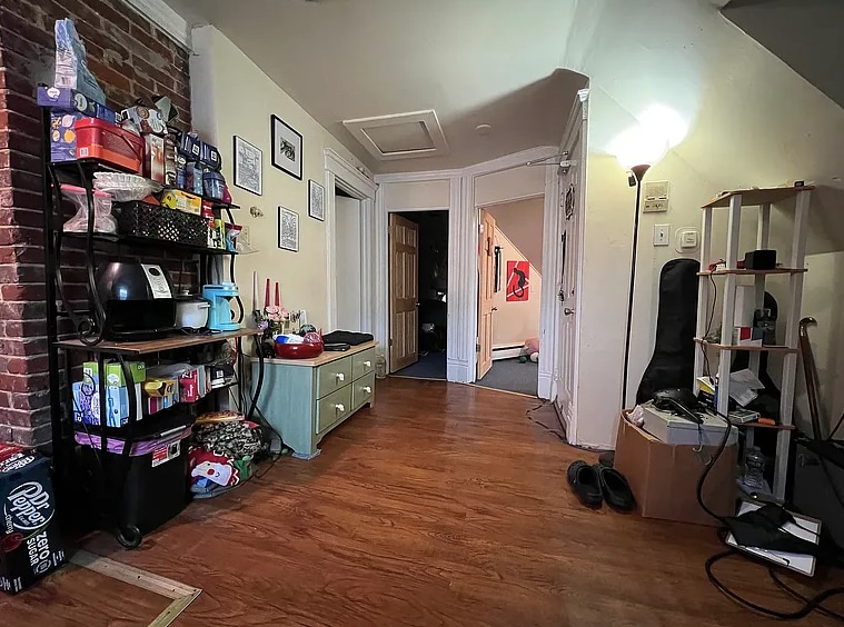 Building Photo - 381 Forest Ave