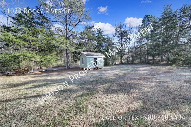 Building Photo - 1073 Rocky River Rd