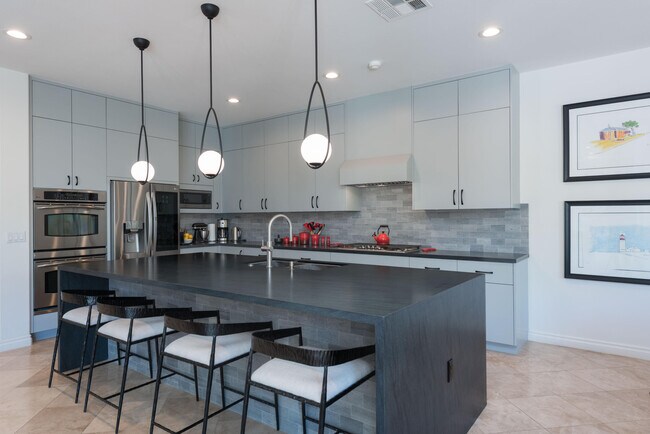 Building Photo - 1615 Savvy Ct