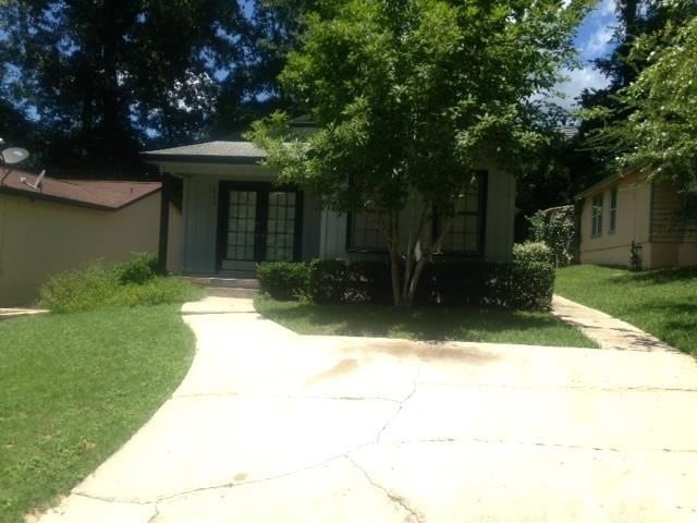 Building Photo - 1626 Springwood Dr