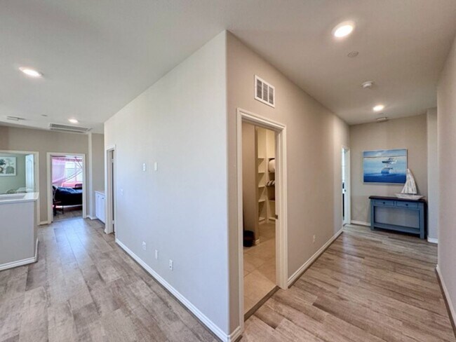 Building Photo - Stunning 5 Bedroom + Office Home with Priv...
