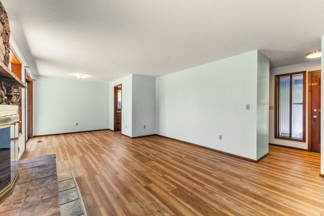 Building Photo - Ideally Located Close to It All — A Cozy Cul-de-Sac Home with Fireplace, Modern Updates & a Fence...